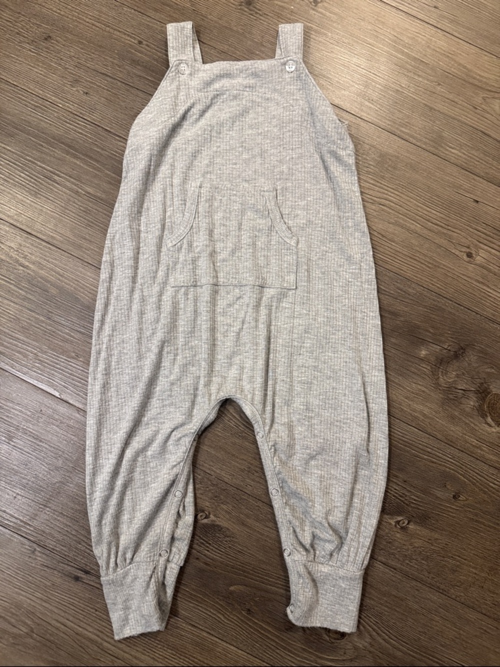 Kate Quinn Bamboo Ribbed Overalls - Light Gray. 2T. Like New!!